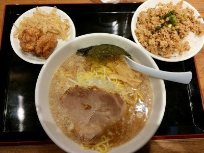 西船橋のラーメン嘉祥のランチセット